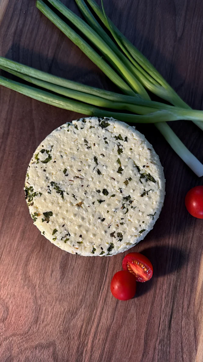 Adyghe cheese with herbs and garlic - Image 2